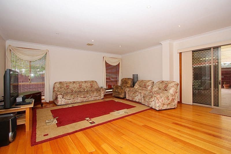 4 Varga Close, MILL PARK VIC 3082, Mill Park - Thumbnail 5