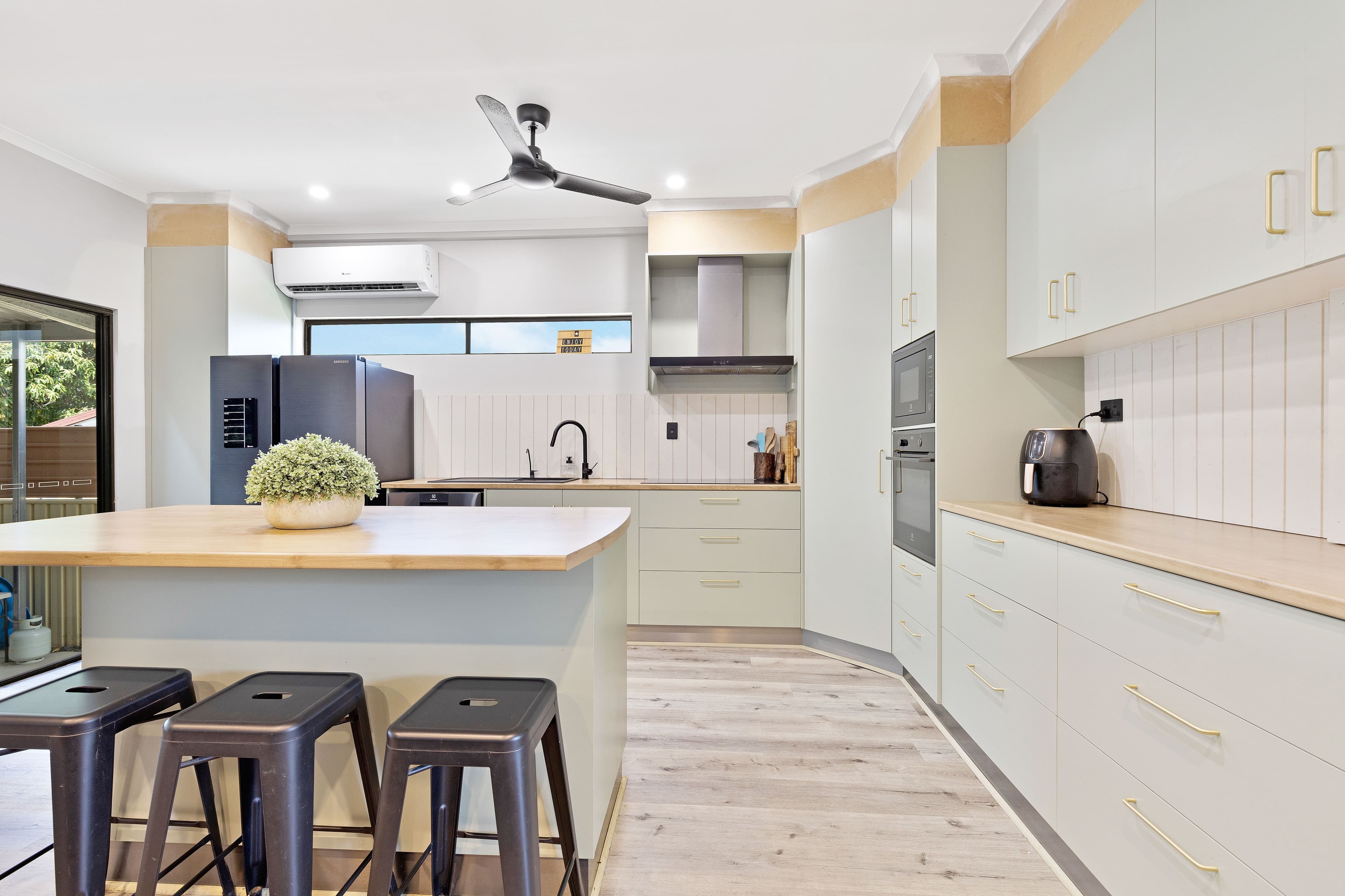 9 Little Street, Emerald QLD 4720, Emerald - Thumbnail 5