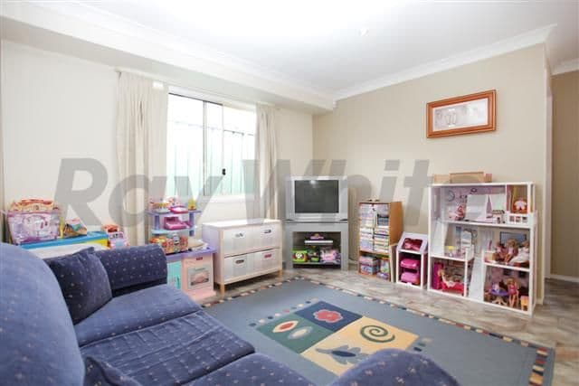 12 Becke Court, GLENMORE PARK NSW 2745, Glenmore Park - Thumbnail 4