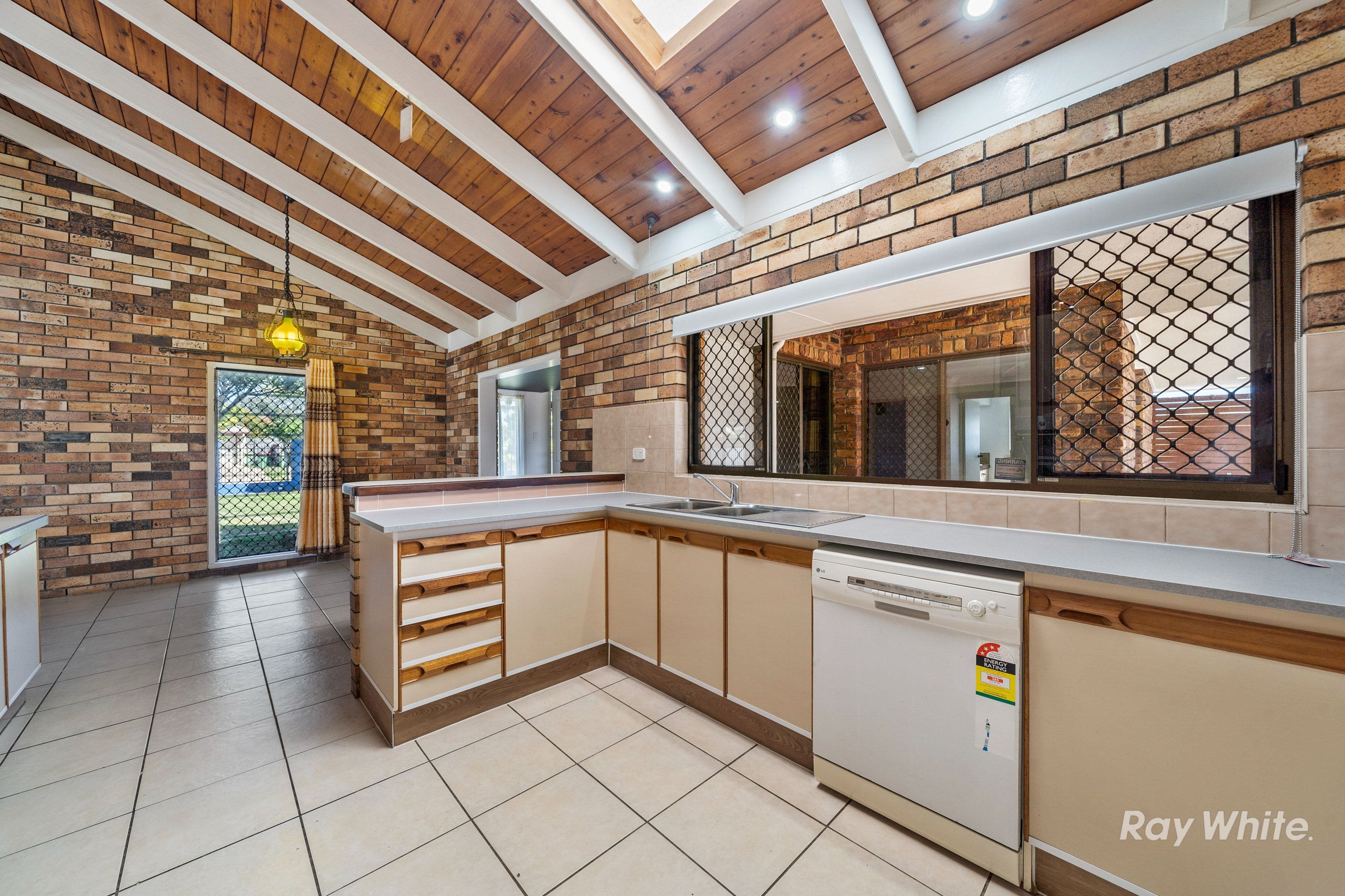 12 Conradi Avenue, Crestmead QLD 4132, Crestmead - Thumbnail 3
