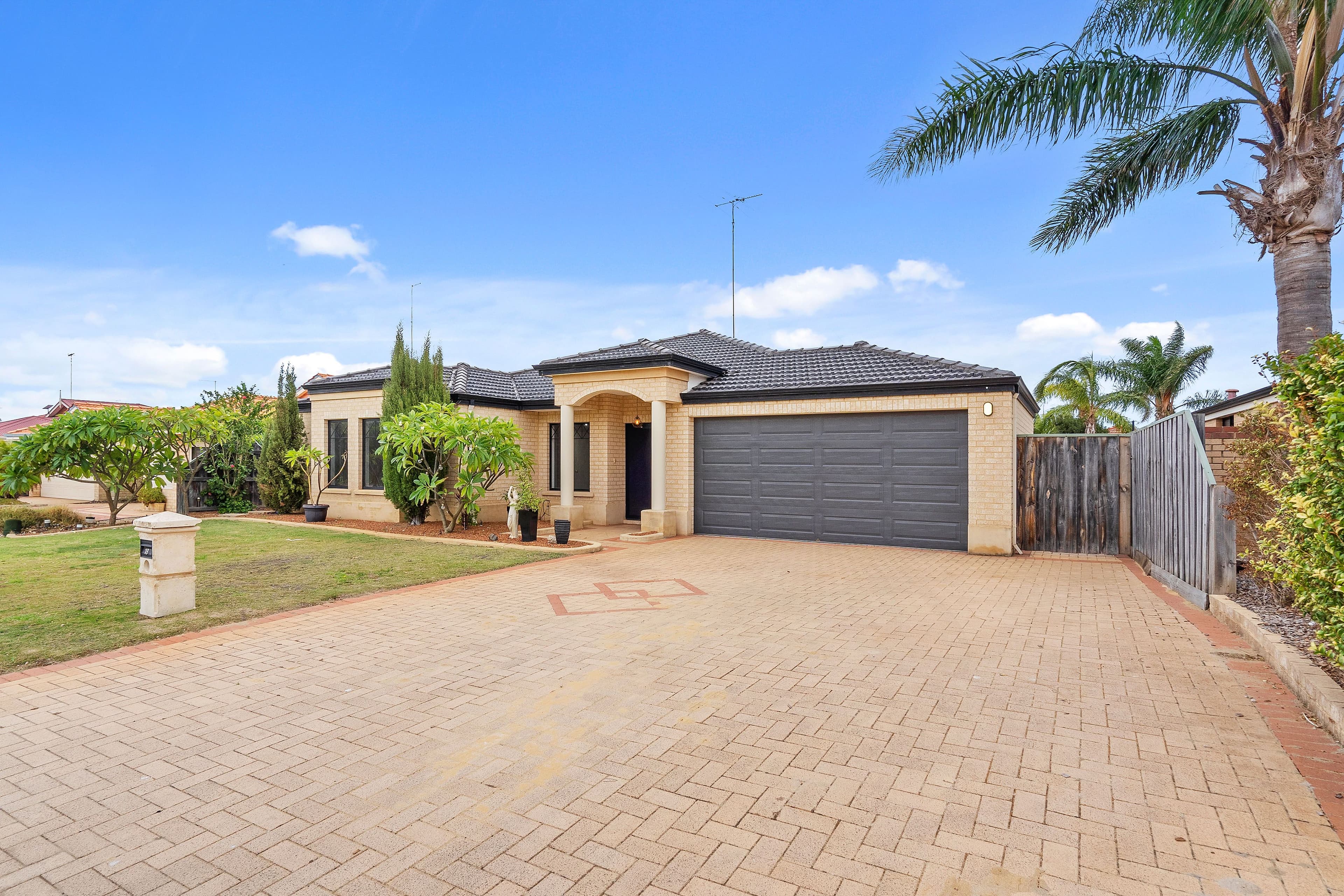 18 Seaforth Drive, Halls Head WA 6210, Halls Head - Image 1