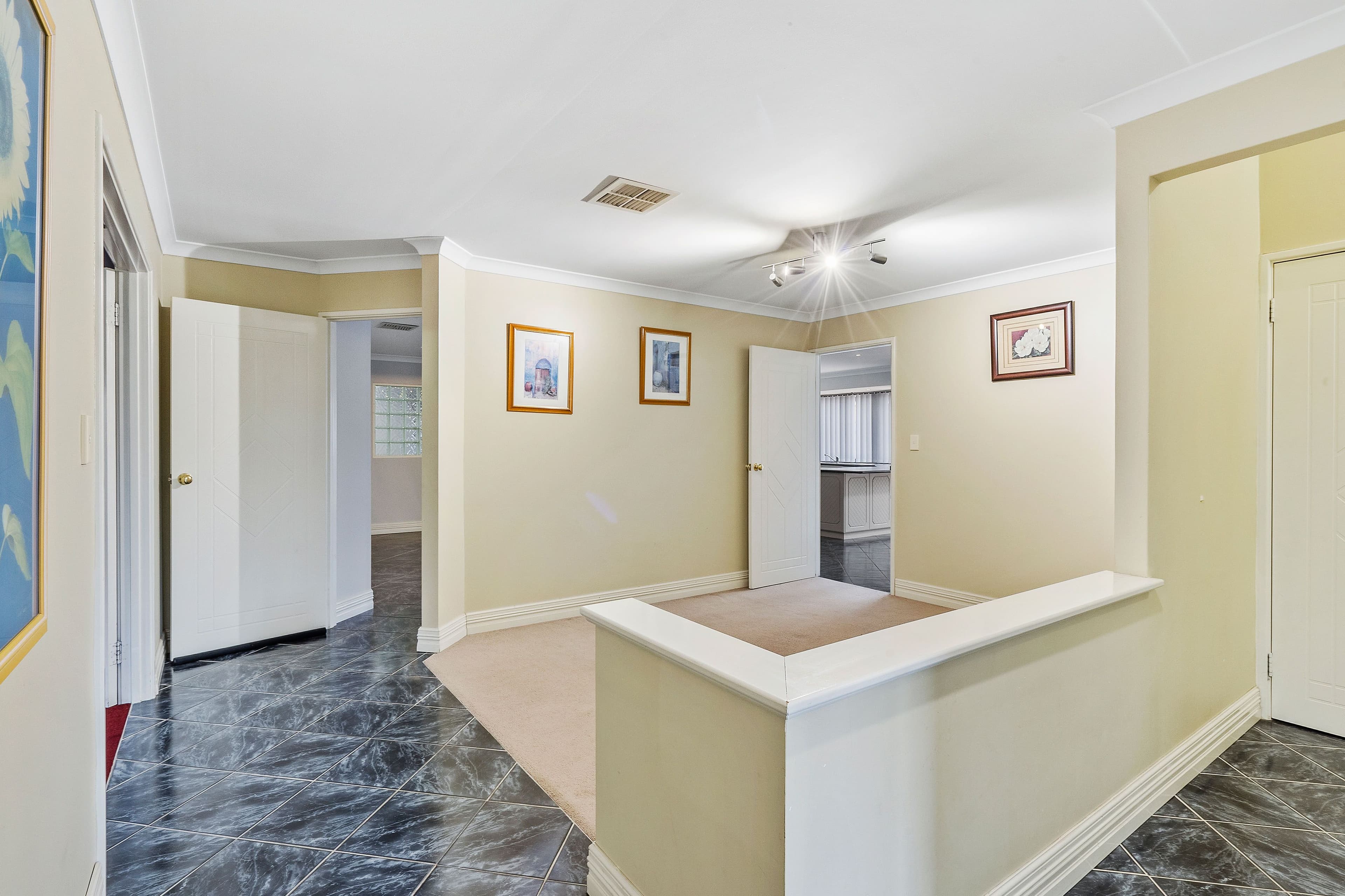 18 Seaforth Drive, Halls Head WA 6210, Halls Head - Thumbnail 4