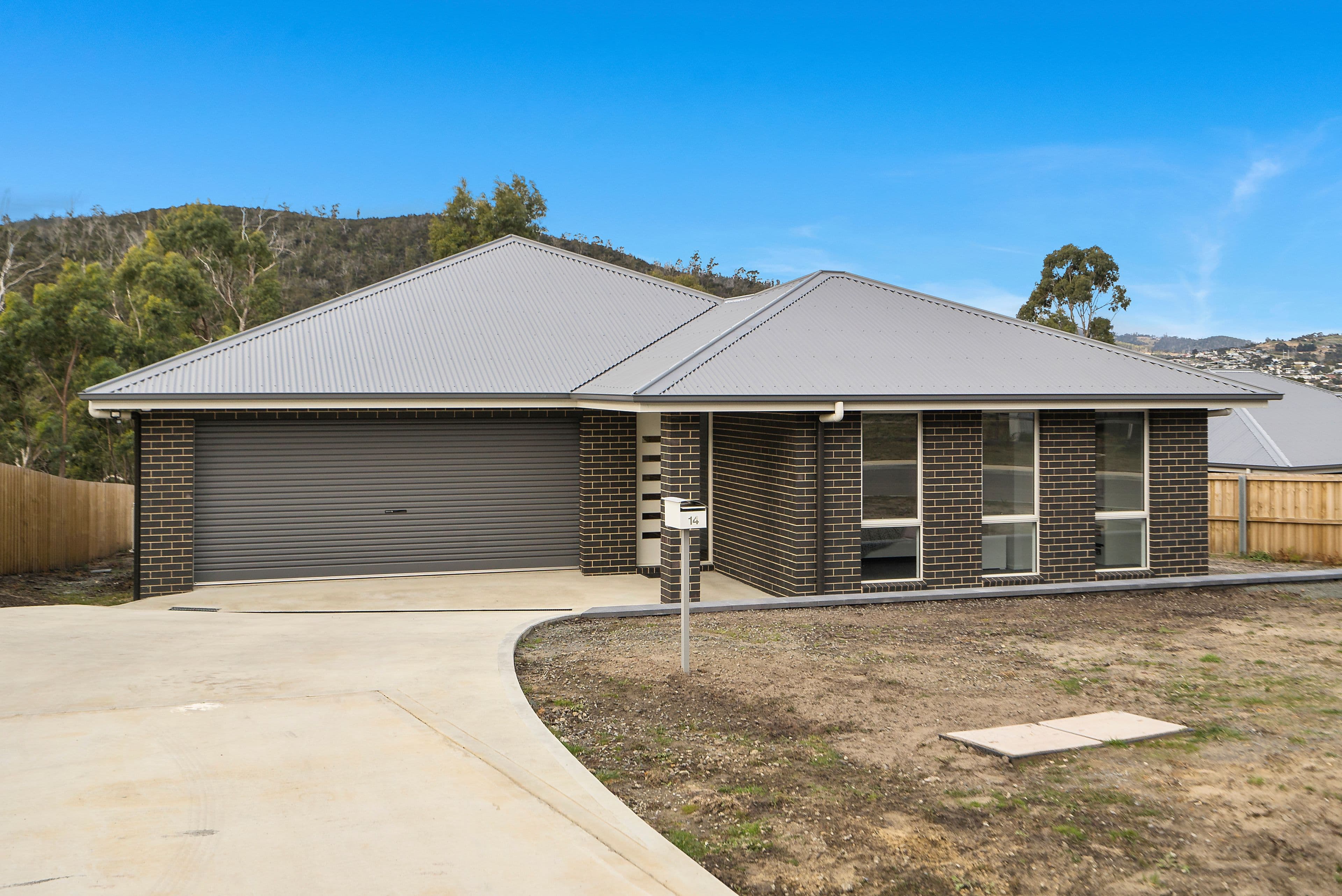 14 Hillmorton Road, Lindisfarne TAS 7015, Lindisfarne - Thumbnail 2