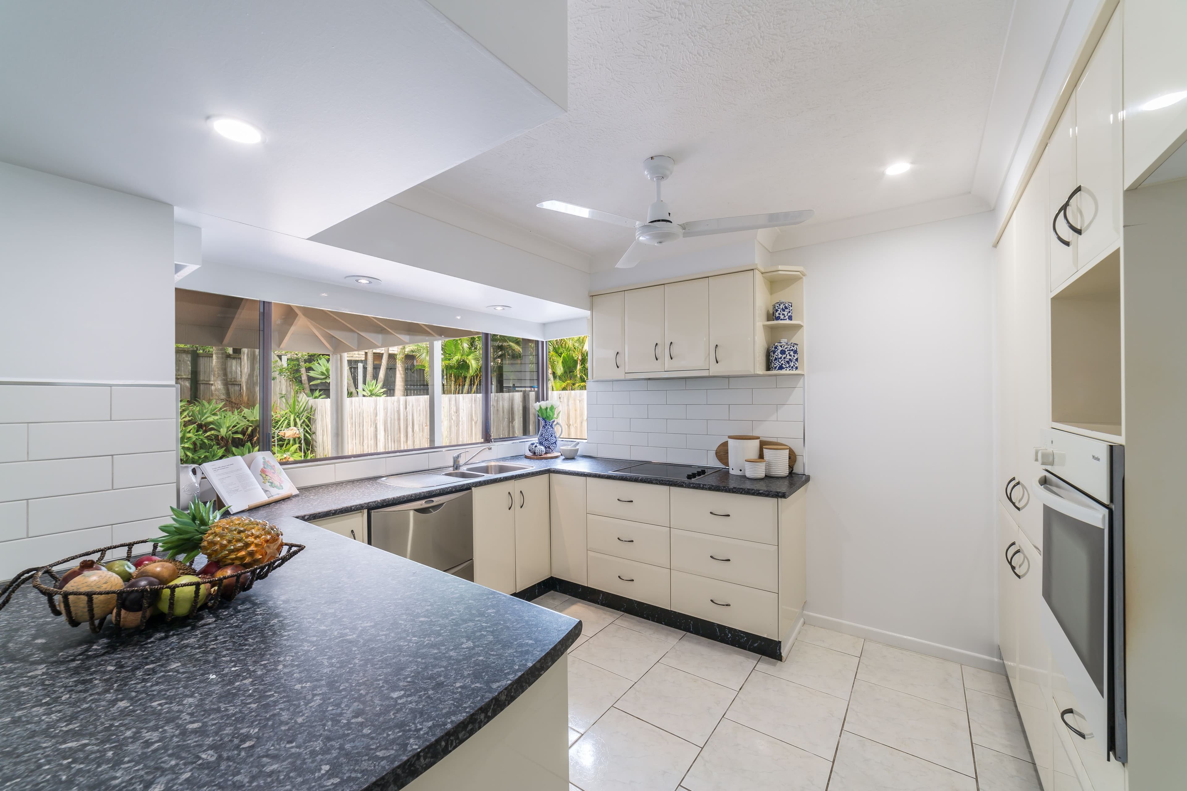 1 Bligh Court, Benowa QLD 4217, Benowa - Thumbnail 7