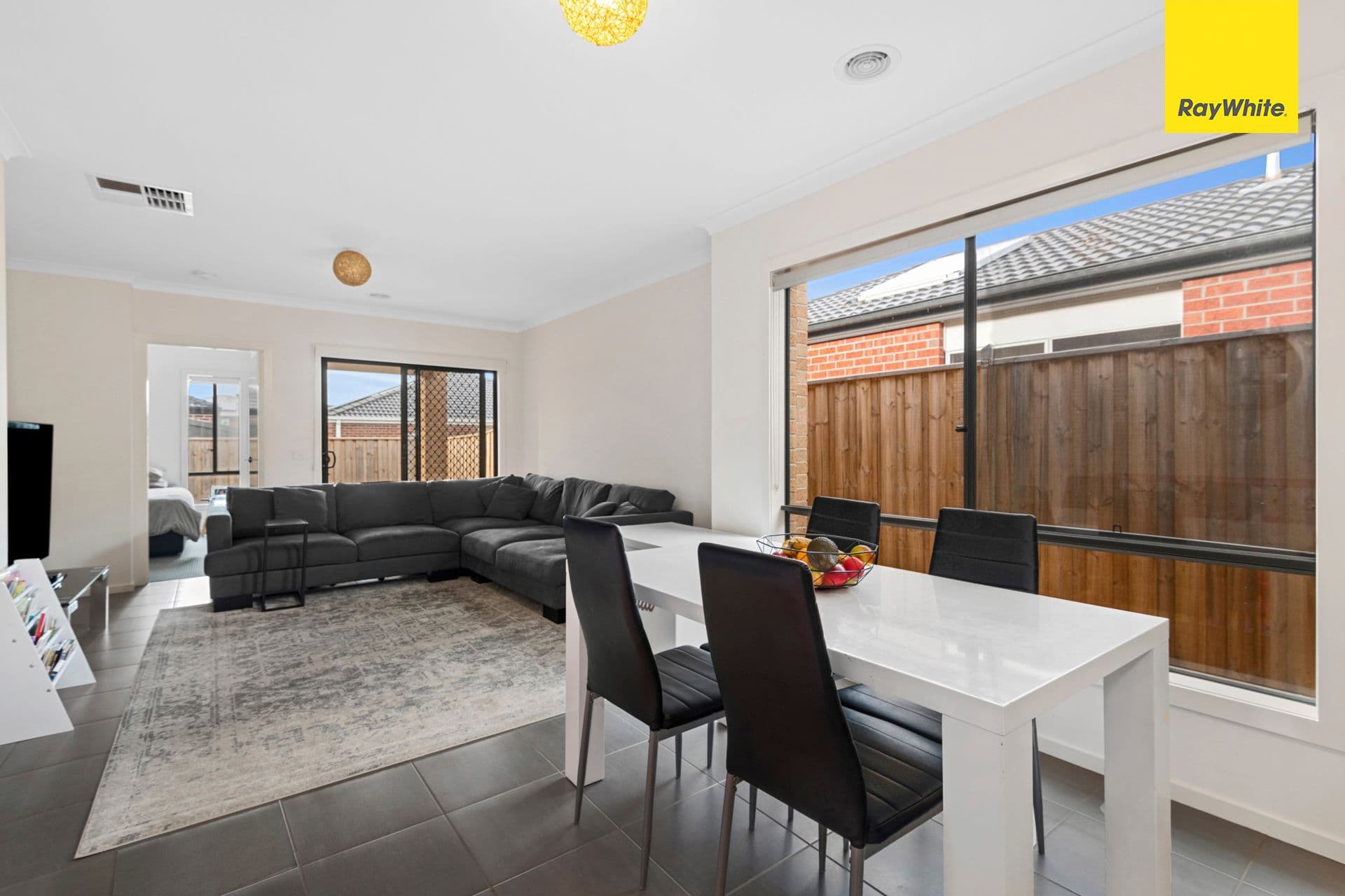 18 Fulham Crescent, THORNHILL PARK VIC 3335, Thornhill Park - Thumbnail 5