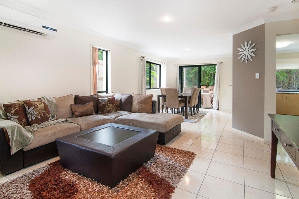10 Diane Court, CALAMVALE QLD 4116, Calamvale - Thumbnail 2