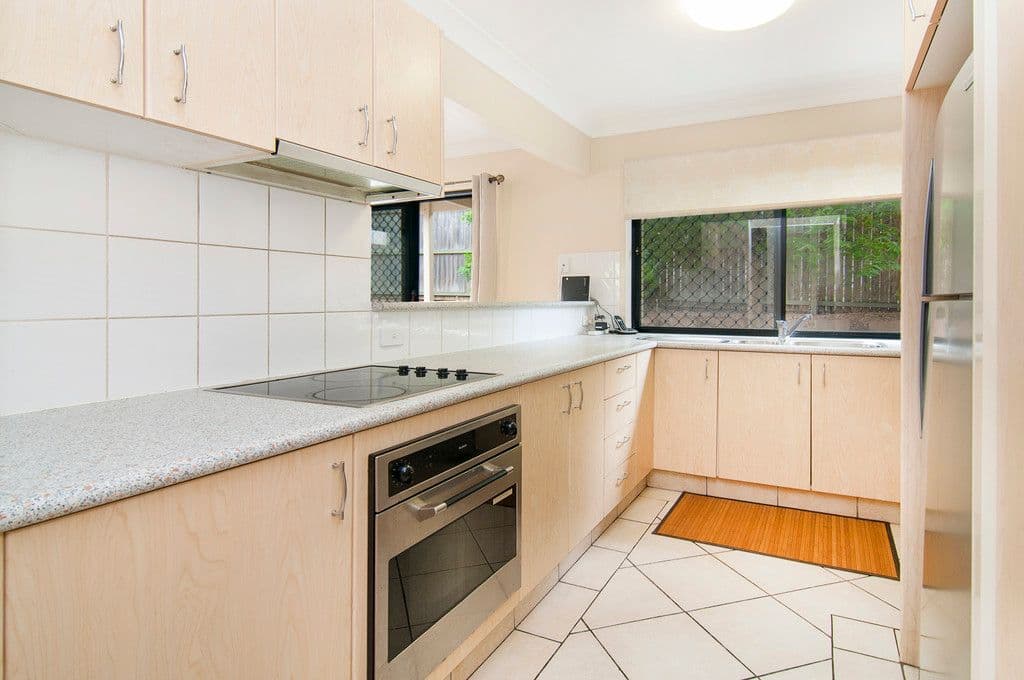 10 Diane Court, CALAMVALE QLD 4116, Calamvale - Thumbnail 3