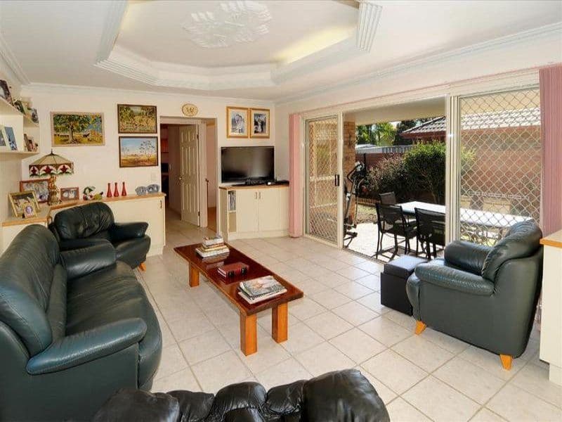 6 Bellevue Drive, LITTLE MOUNTAIN QLD 4551, Little Mountain - Thumbnail 5