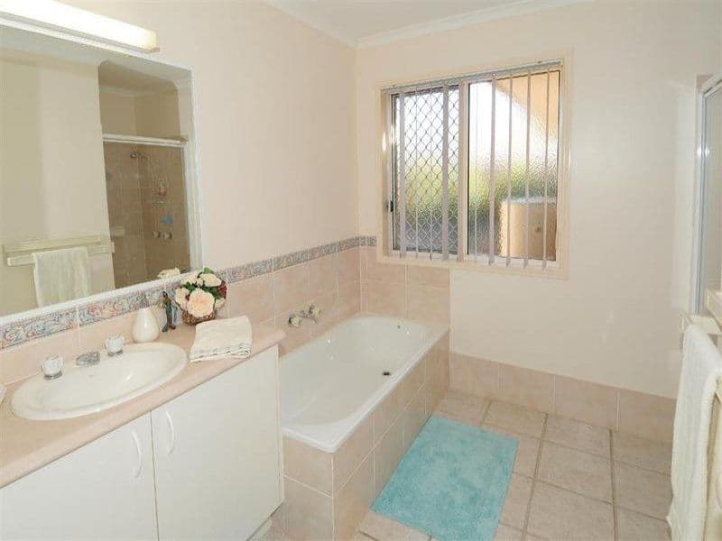 6 Bellevue Drive, LITTLE MOUNTAIN QLD 4551, Little Mountain - Thumbnail 7