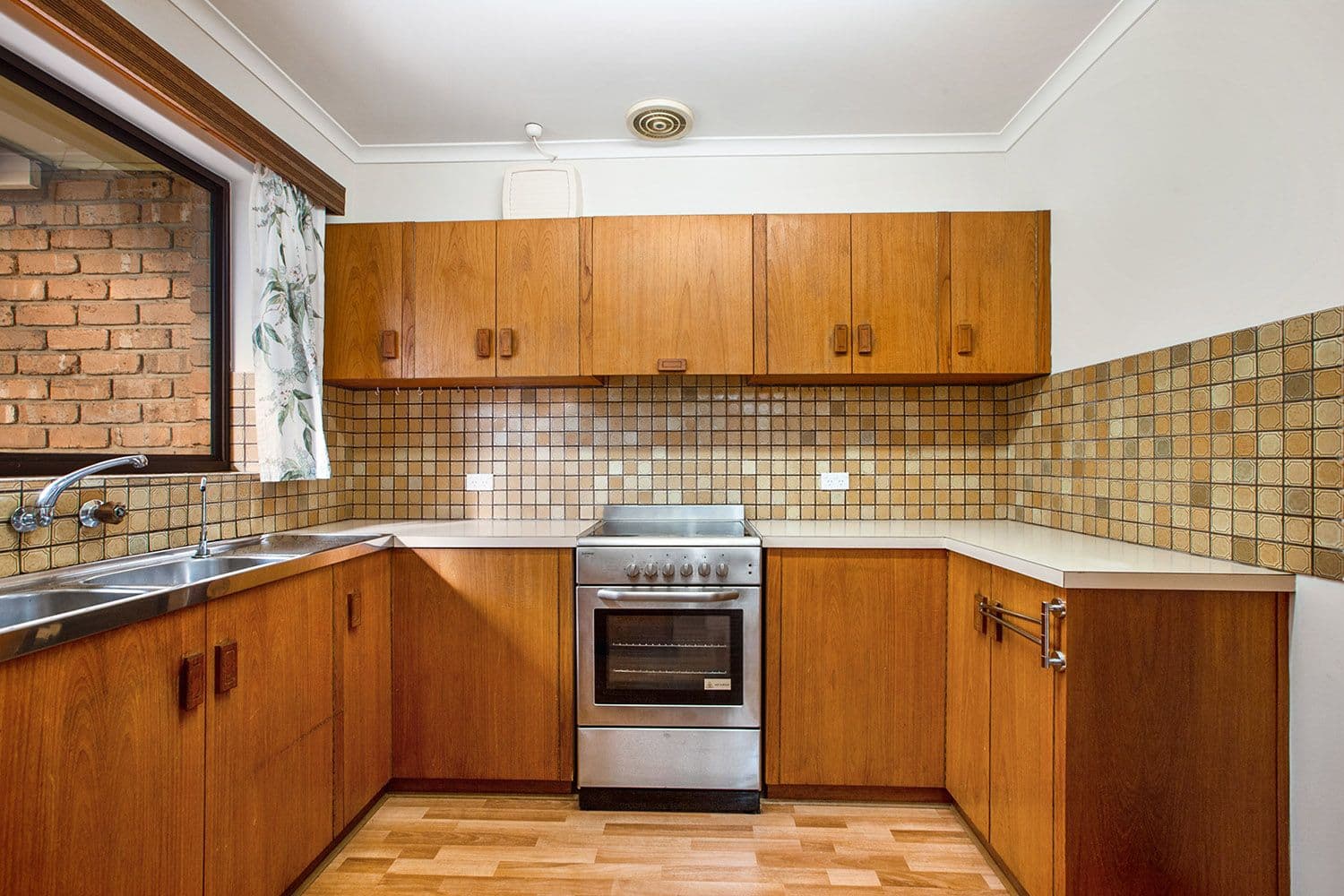 51 Oliphant Avenue, Marion SA 5043, Marion - Thumbnail 2