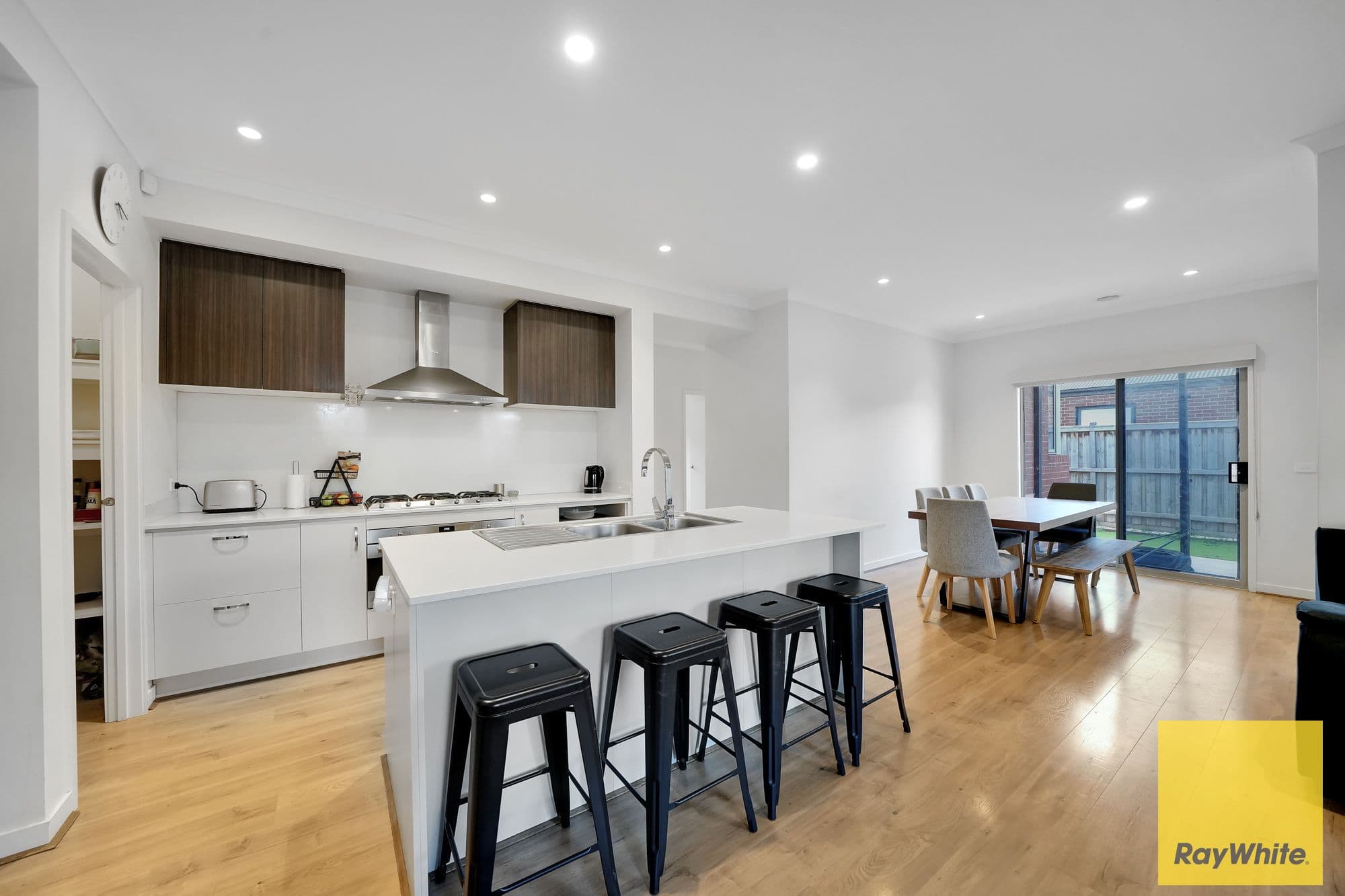 21 Popular Street, Rockbank VIC 3335, Rockbank - Thumbnail 3