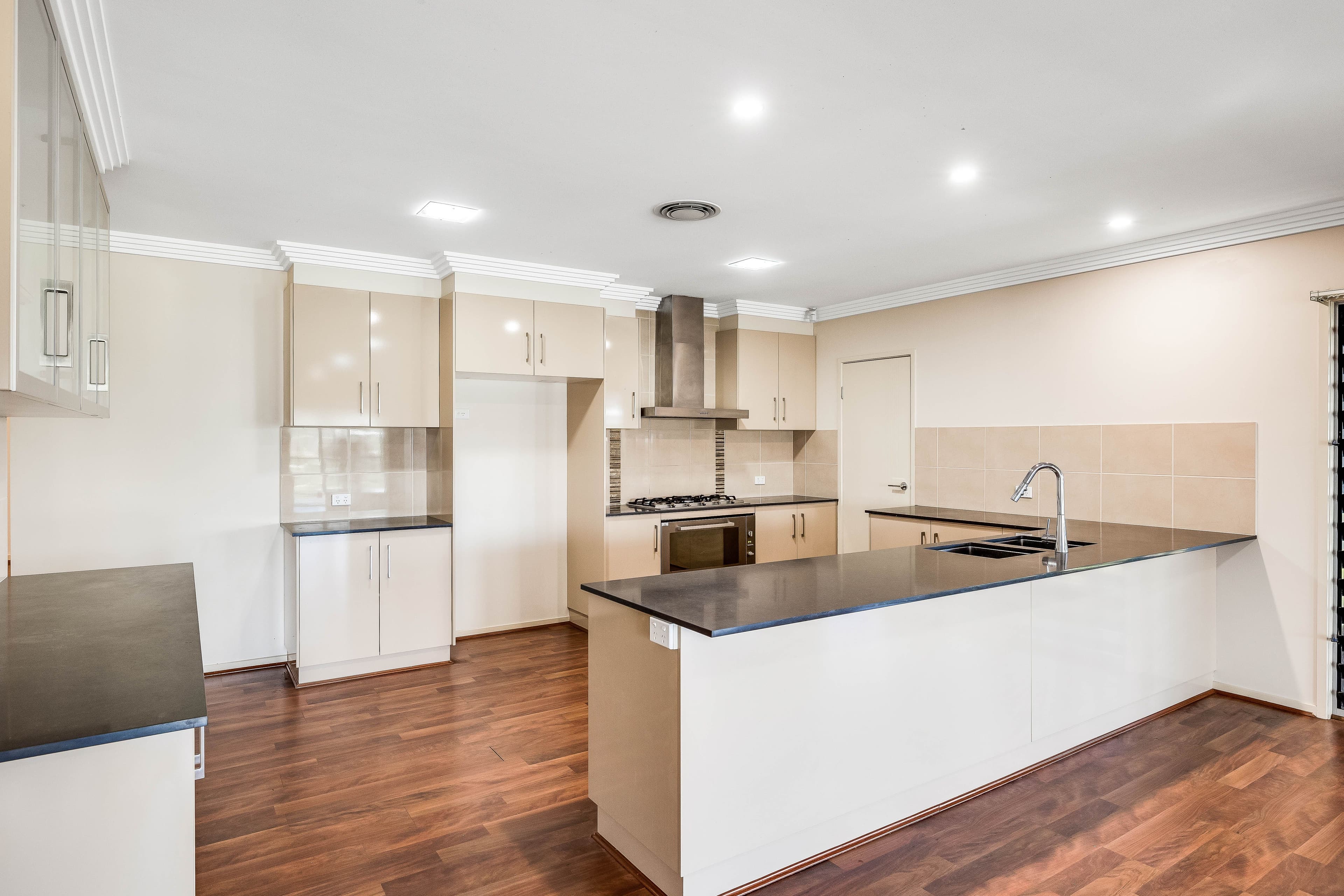 11 Wodalla Court, Hodgson Vale QLD 4352, Hodgson Vale - Thumbnail 4
