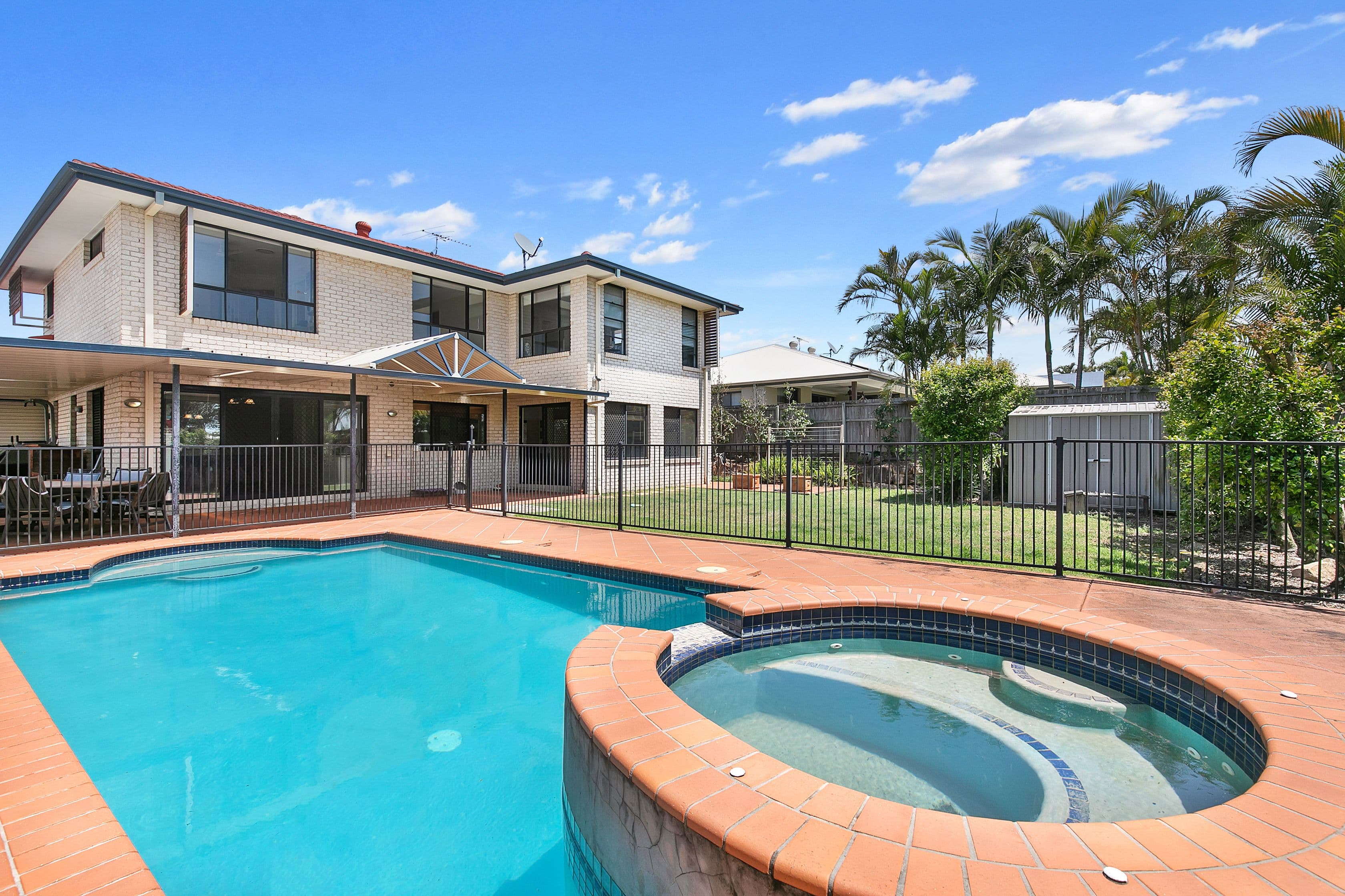 17 Trafalgar Vale Avenue, Wellington Point QLD 4160, Wellington Point - Thumbnail 2
