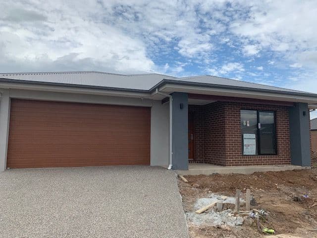 12 Antoinette Street, Tarneit VIC 3029, Tarneit - Thumbnail 2