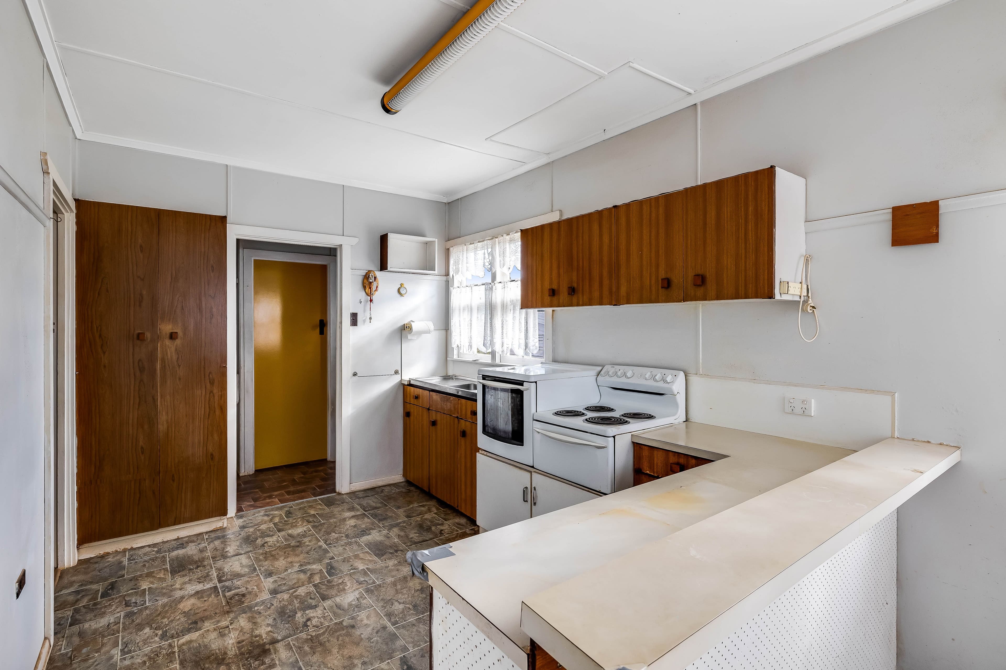 467 Alderley Street, Harristown QLD 4350, Harristown - Thumbnail 2