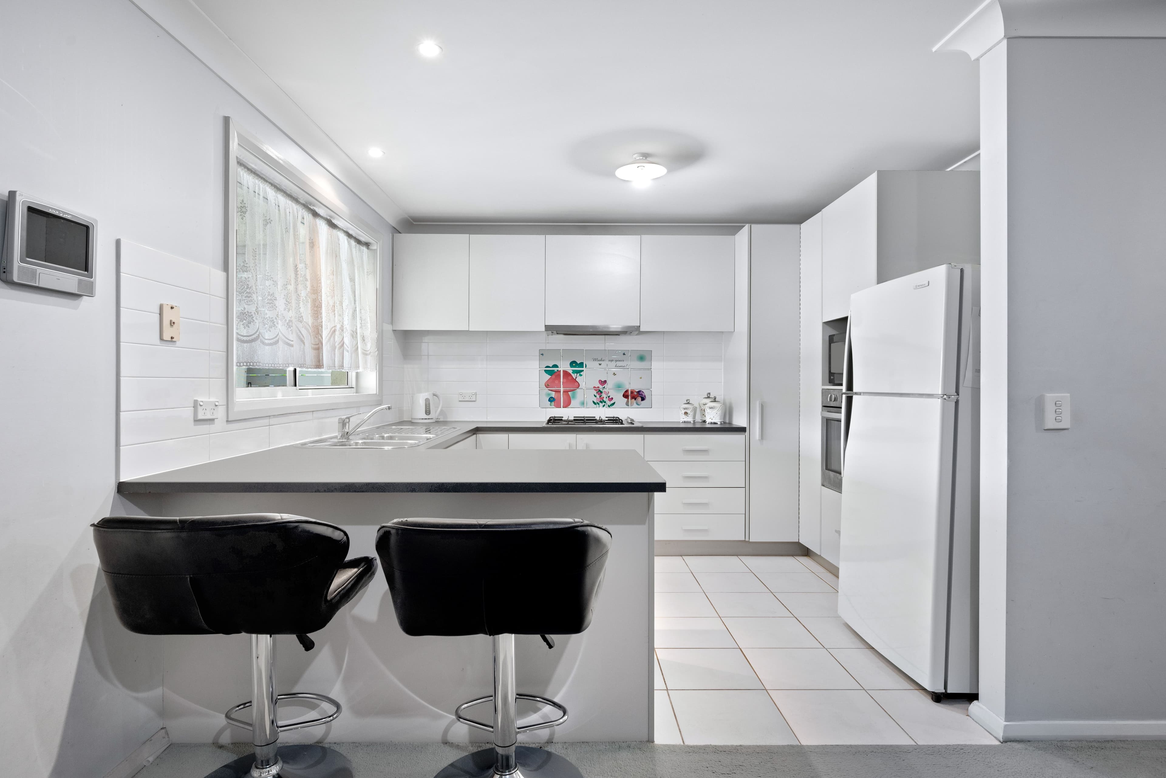 24 Hadlow Avenue, Glenfield NSW 2167, Glenfield - Thumbnail 2