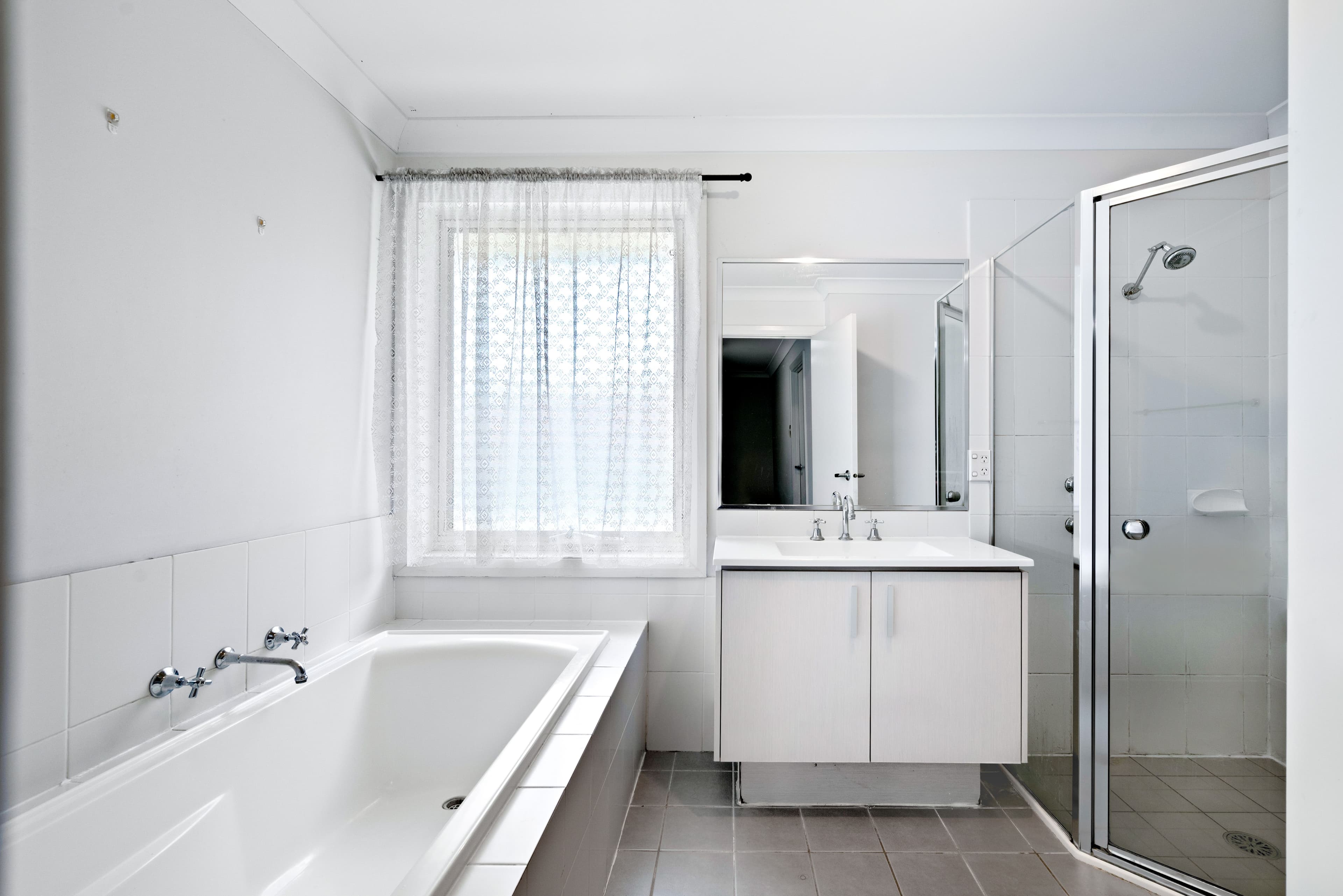 24 Hadlow Avenue, Glenfield NSW 2167, Glenfield - Thumbnail 8