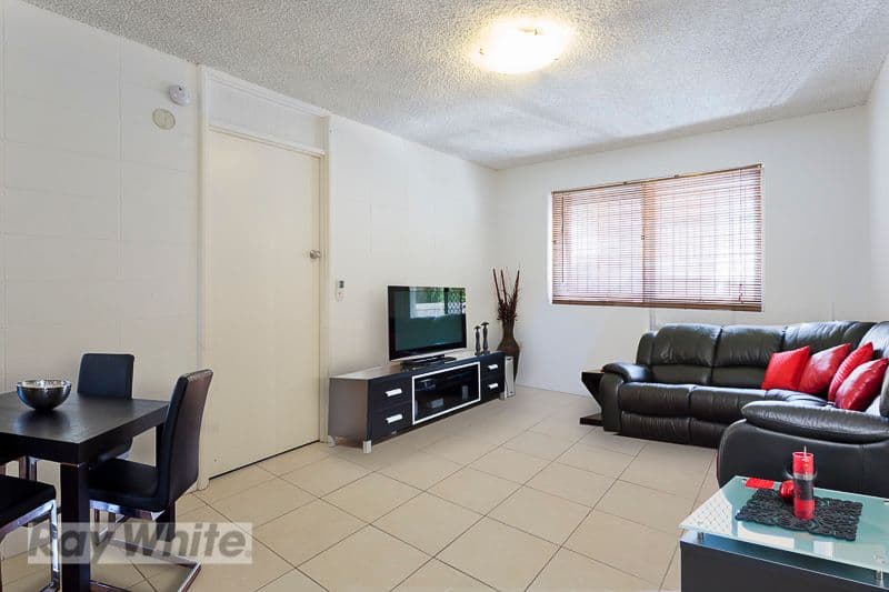 1/14 Wynstay Crescent, Ivanhoe, Ivanhoe - Thumbnail 2