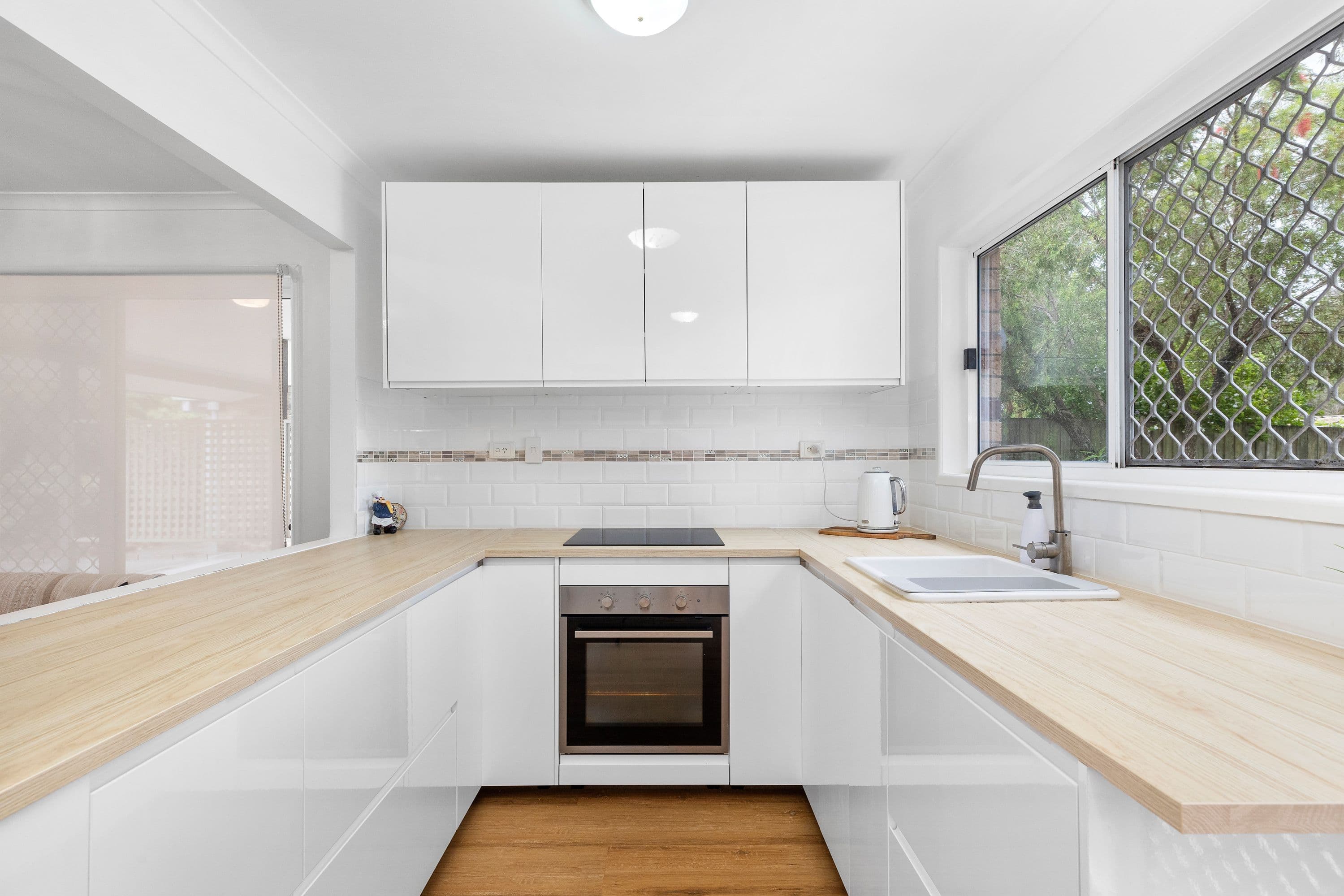 52 Frank Street, Thorneside QLD 4158, Thorneside - Thumbnail 2