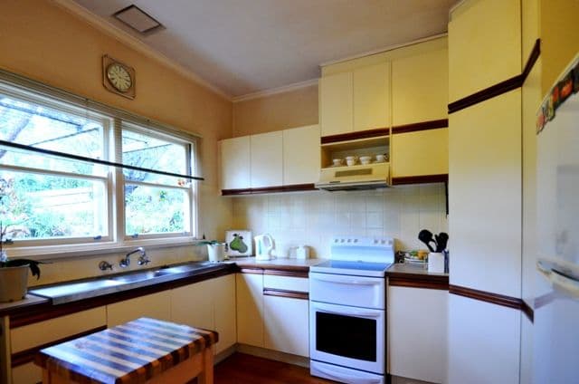 106 Hume Street, GREENSBOROUGH VIC 3088, Greensborough - Thumbnail 2