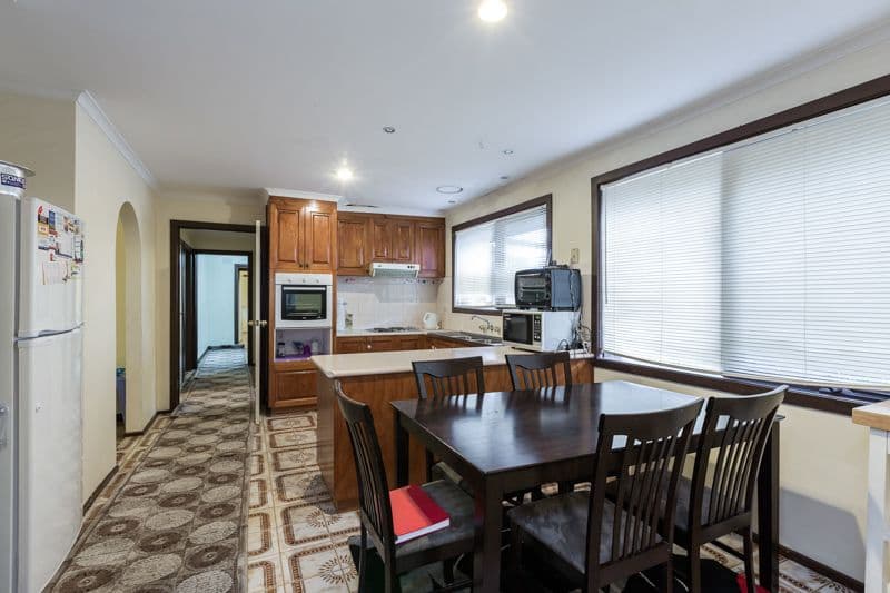 17 Myrtle Street, Melton South VIC 3338, Melton South - Thumbnail 4