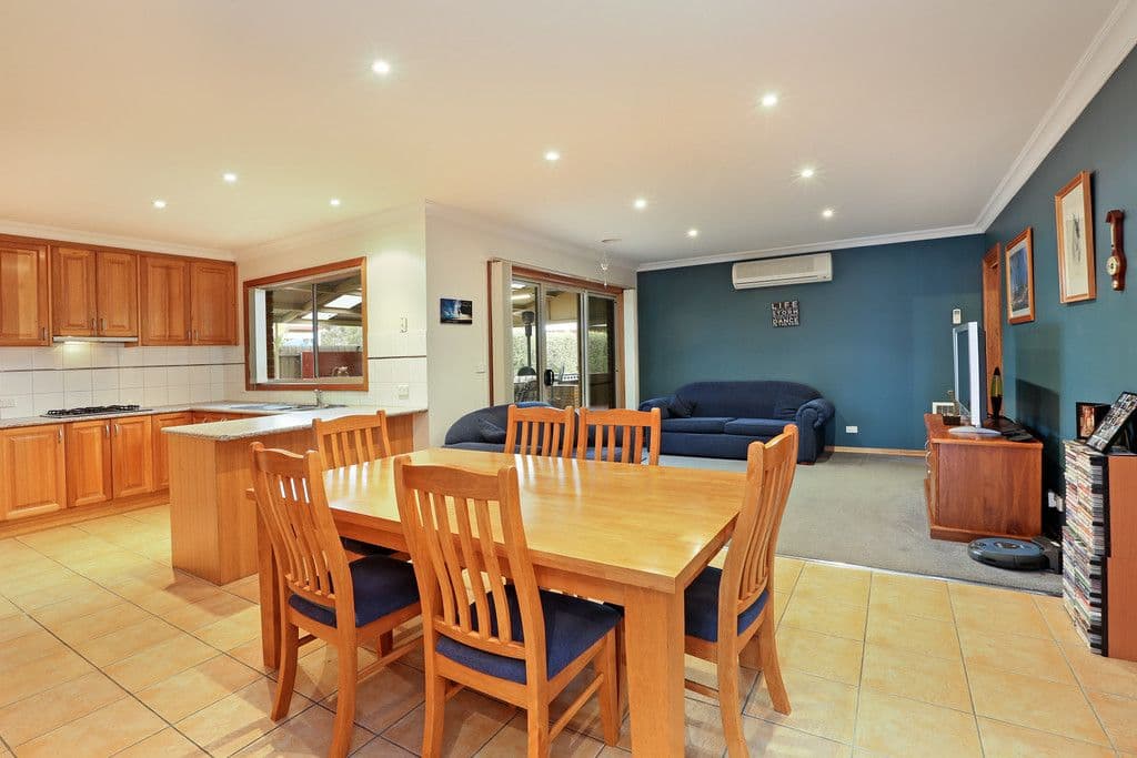10 Nolan Place, LOVELY BANKS VIC 3213, Lovely Banks - Thumbnail 7