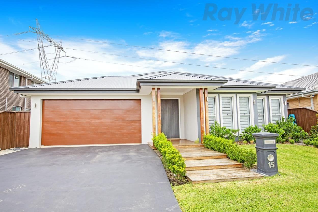 15 Mary Wade Place, Carnes Hill - Thumbnail 2