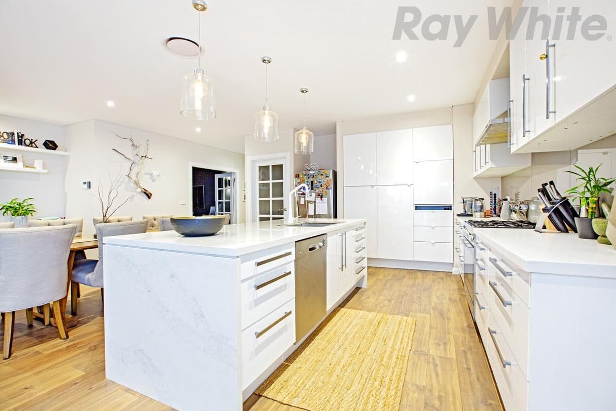 15 Mary Wade Place, Carnes Hill - Thumbnail 5