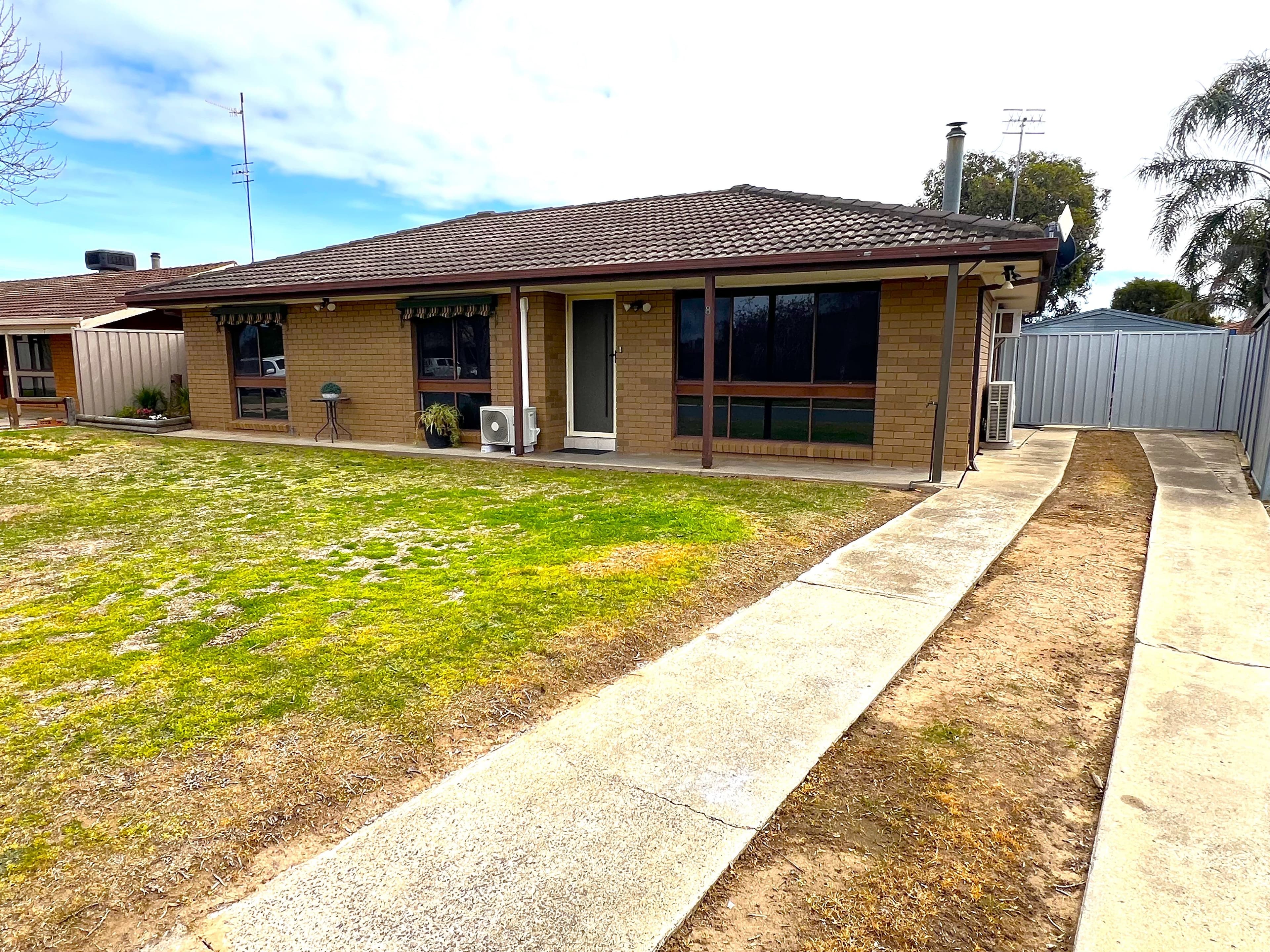 8 Johnston Crescent, Deniliquin NSW 2710, Deniliquin - Image 1
