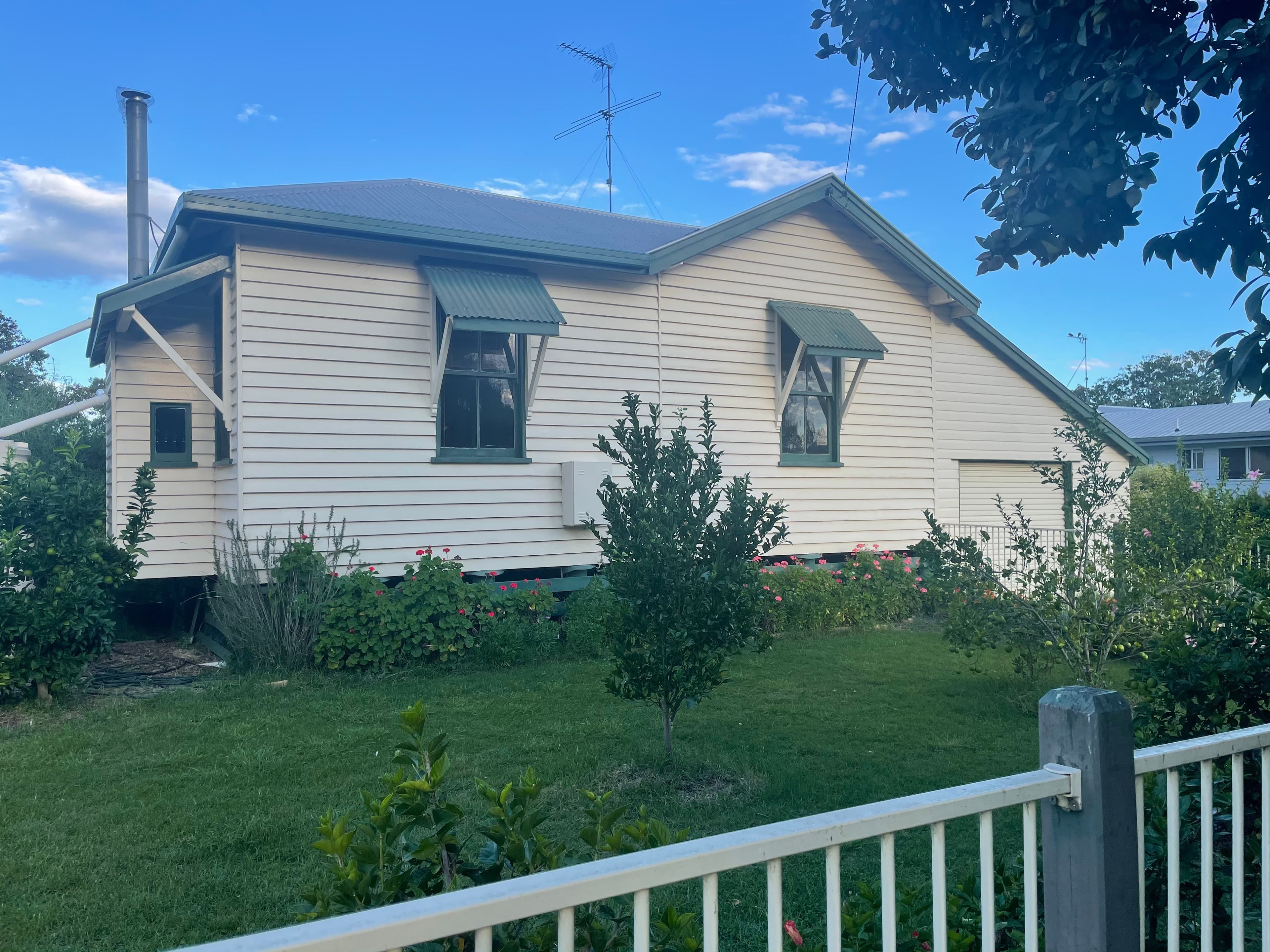 24 Well Street, Pittsworth QLD 4356, Pittsworth - Thumbnail 2