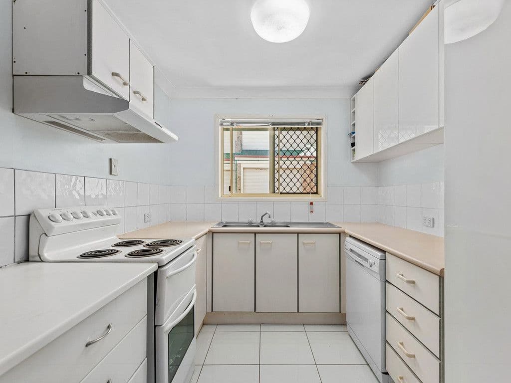 69 Primrose Street, Sherwood QLD 4075, Sherwood - Thumbnail 2
