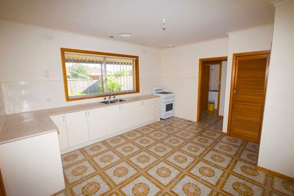 19 Elizabeth Drive, Lalor VIC 3075, Lalor - Thumbnail 2