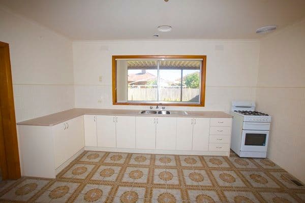 19 Elizabeth Drive, Lalor VIC 3075, Lalor - Thumbnail 3