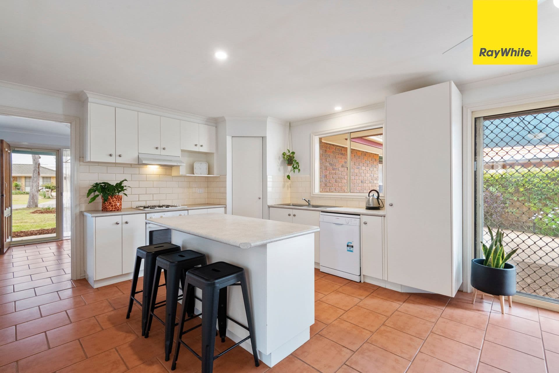 6 Rubicon Court, Sunbury VIC 3429, Sunbury - Thumbnail 4