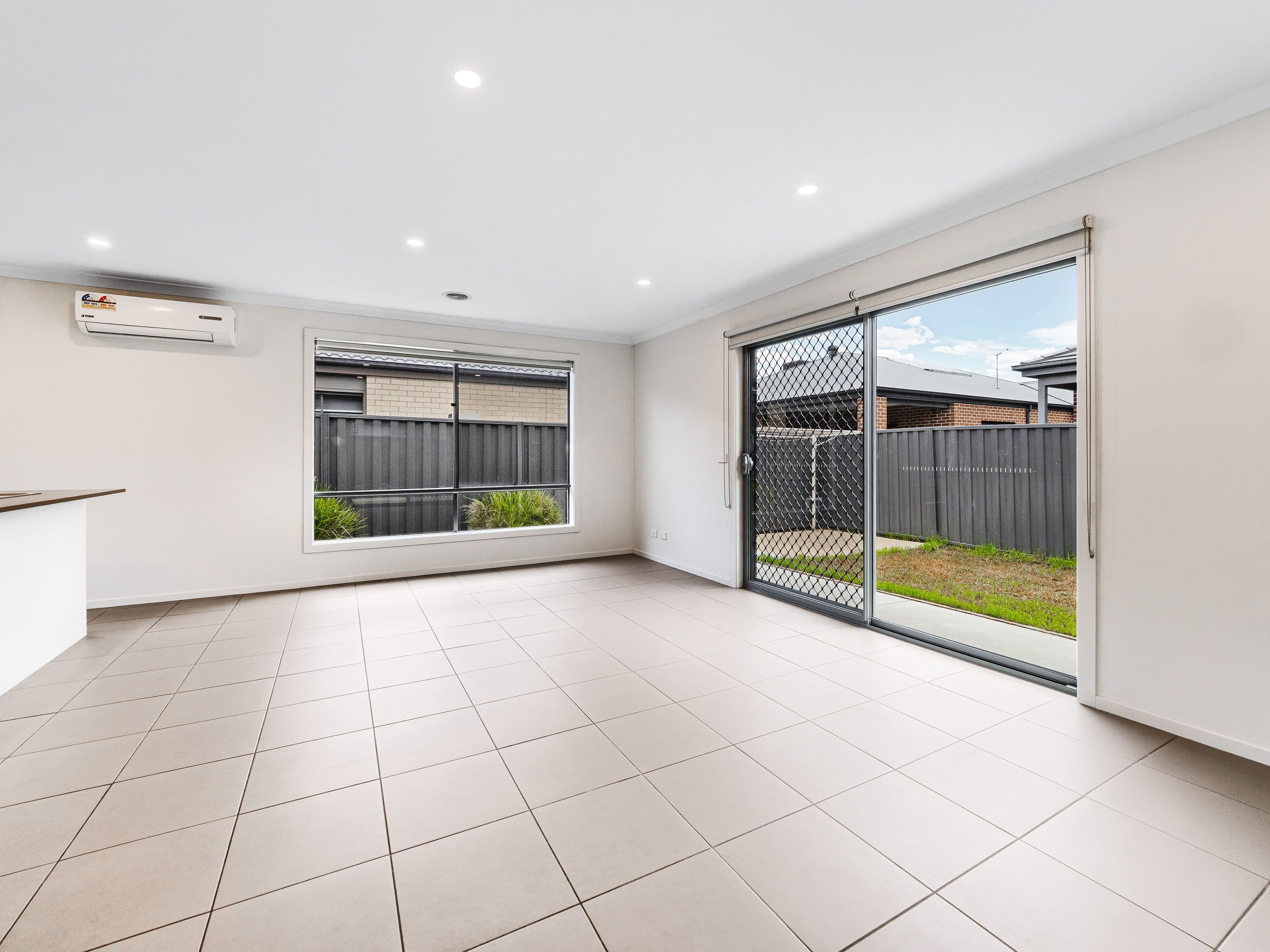 4 Vollone Place, Cranbourne East VIC 3977, Cranbourne East - Thumbnail 7