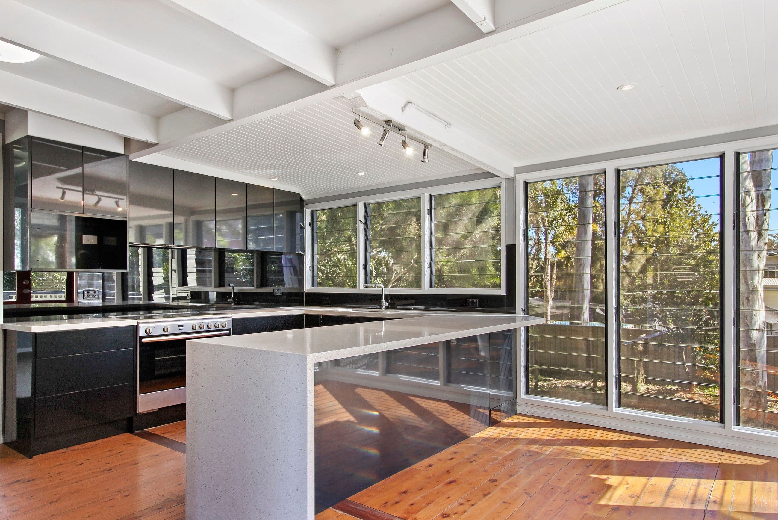 51 Myamba Parade, Surfside - Thumbnail 3