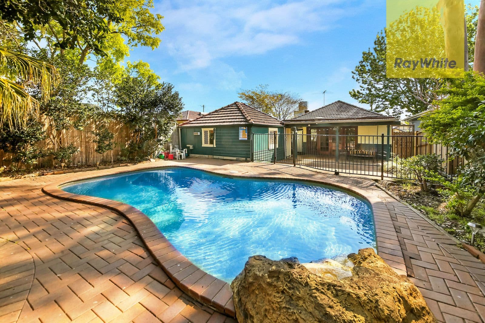 23 Black Point Drive, Black Point - Thumbnail 2