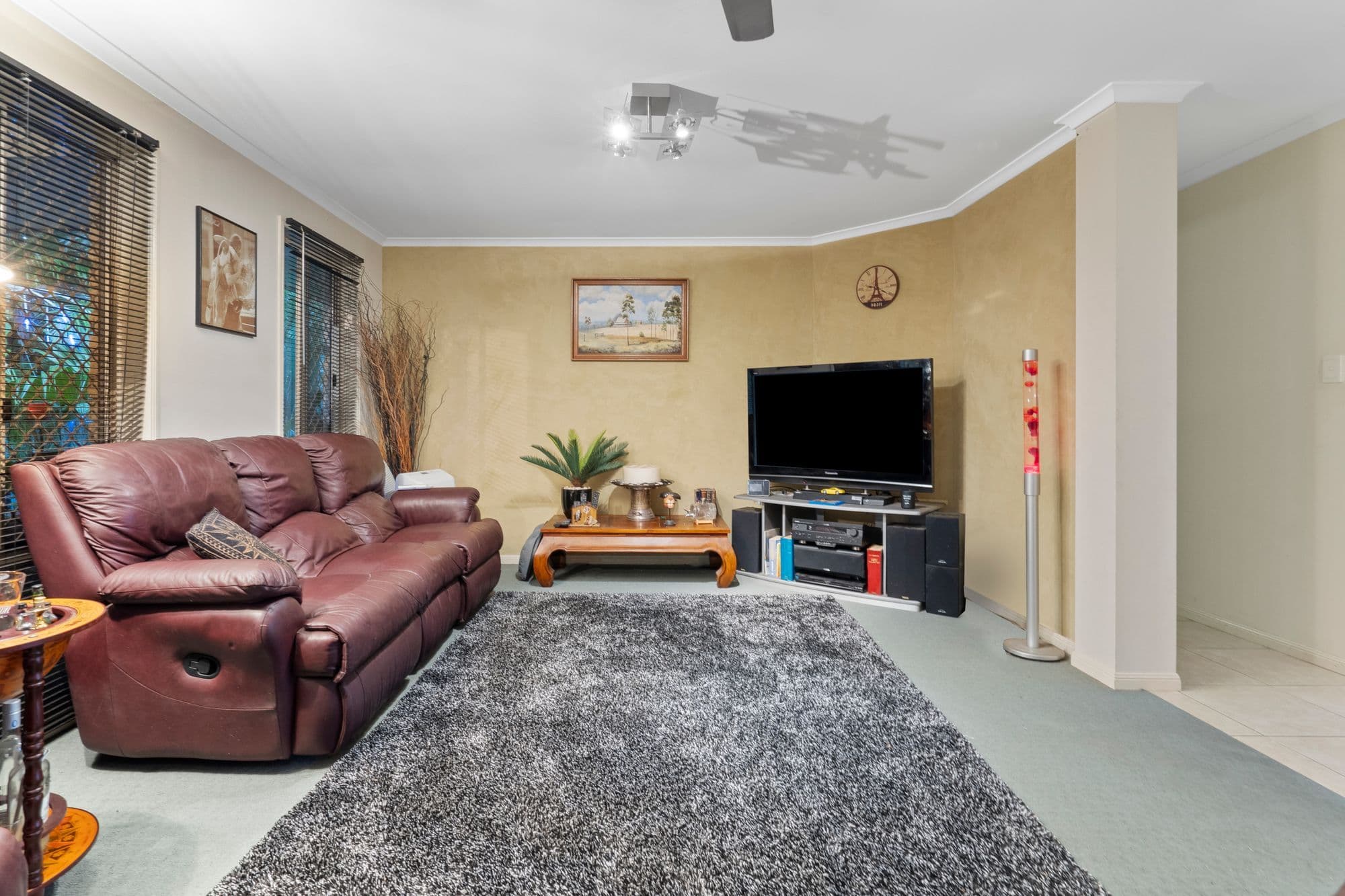 2 Mountain View Crescent, Mount Warren Park QLD 4207, Mount Warren Park - Thumbnail 5