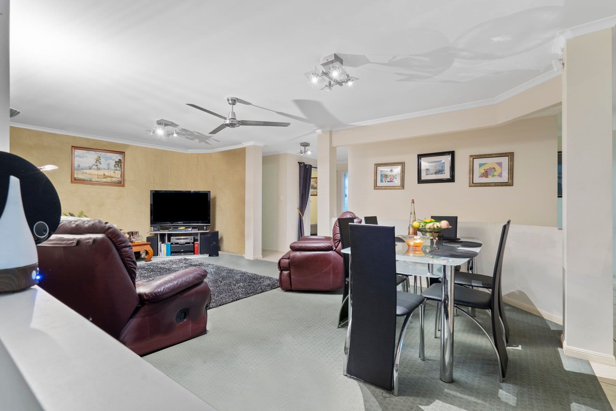 2 Mountain View Crescent, Mount Warren Park QLD 4207, Mount Warren Park - Thumbnail 6