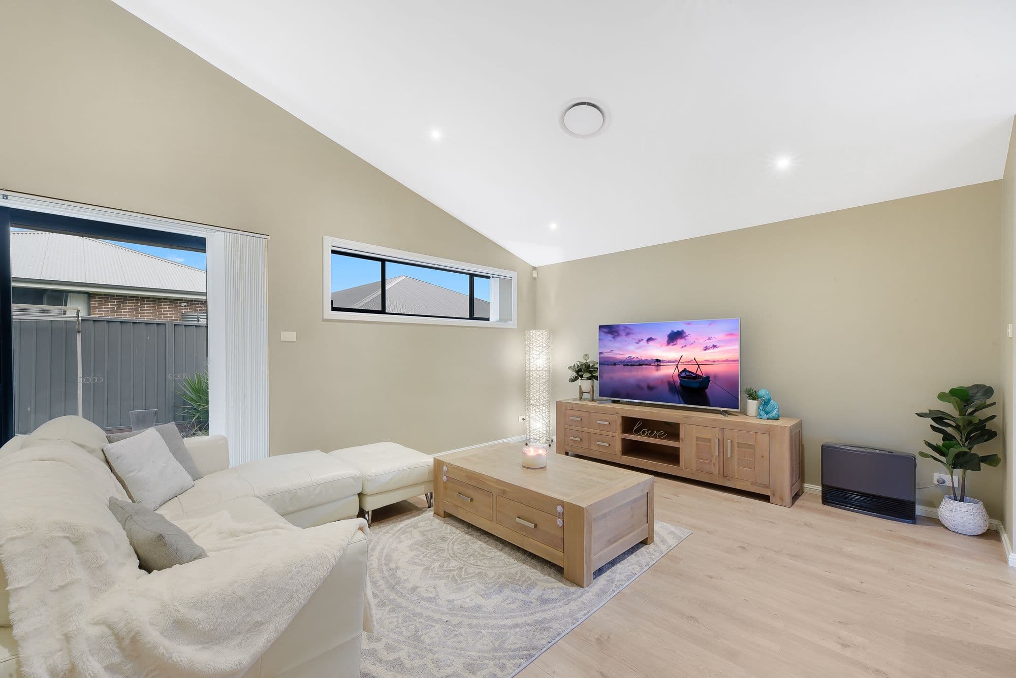 61 Bourne Ridge, Oran Park - Thumbnail 3