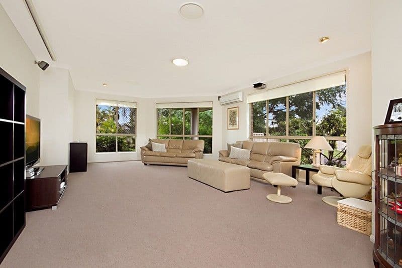 1 Harlech Court, CORNUBIA QLD 4130, Cornubia - Thumbnail 2