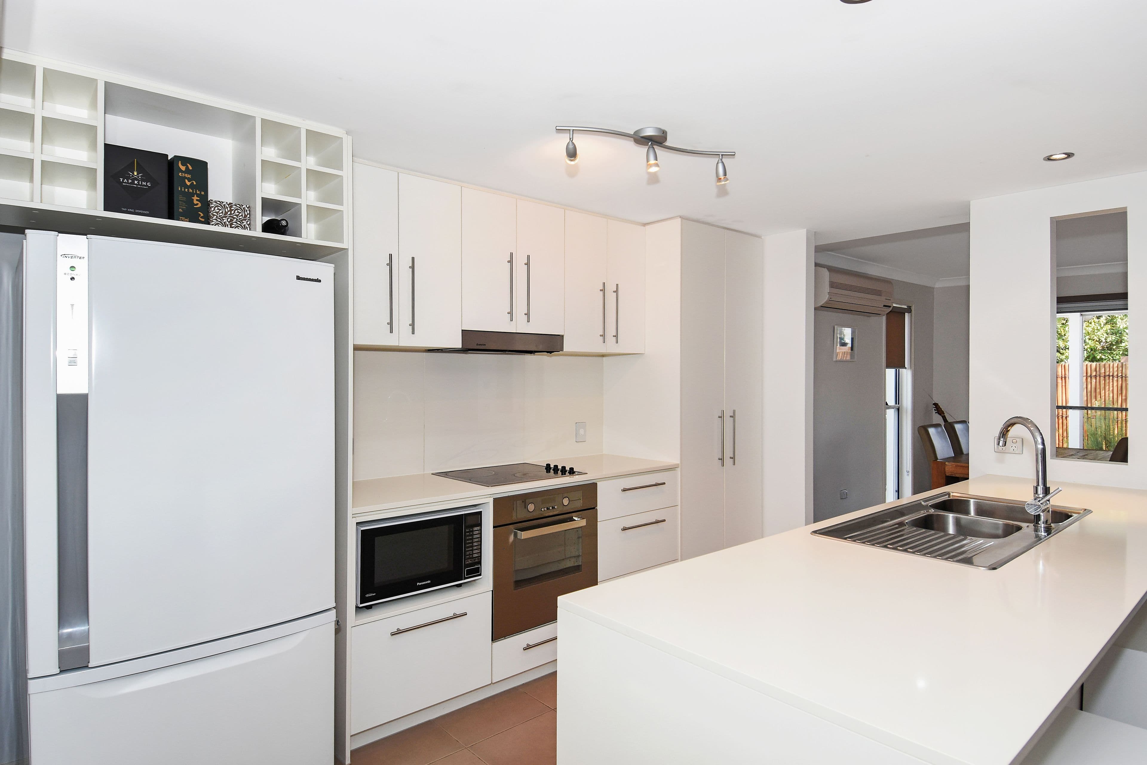 5 Valencia Boulevard, Burleigh Waters QLD 4220, Burleigh Waters - Thumbnail 3