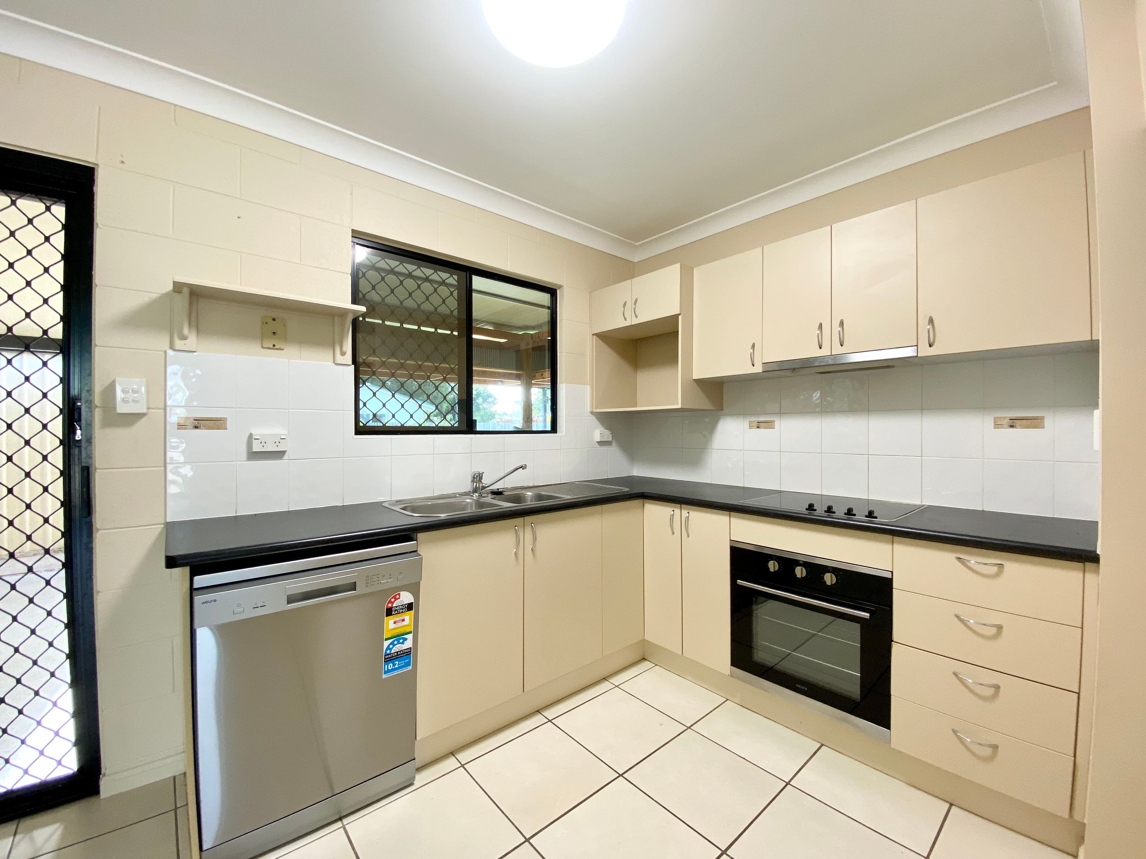 29 Lawrence Street, Kelso QLD 4815, Kelso - Thumbnail 4