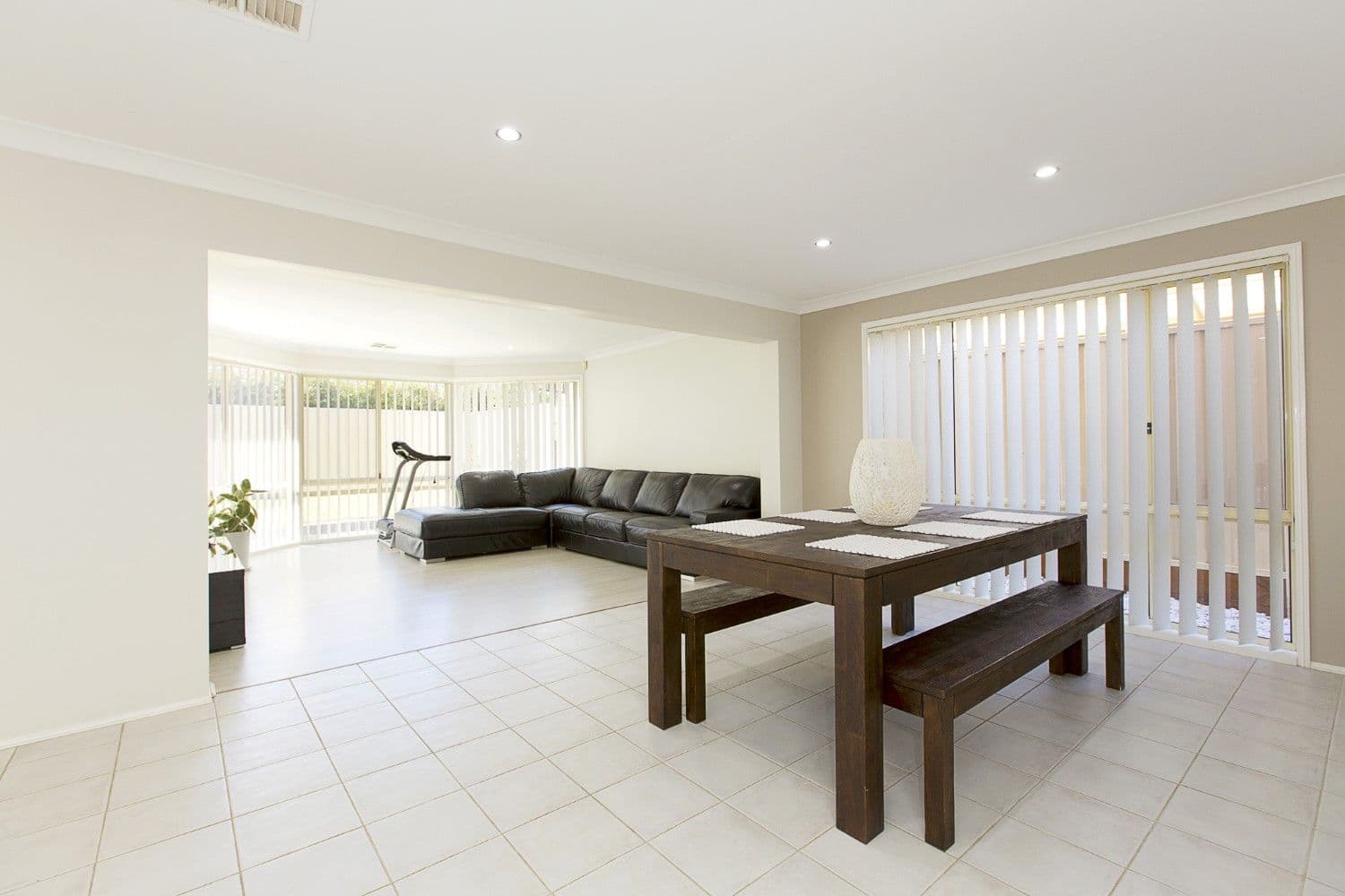 18 Cascade Avenue, Glenmore Park - Thumbnail 3