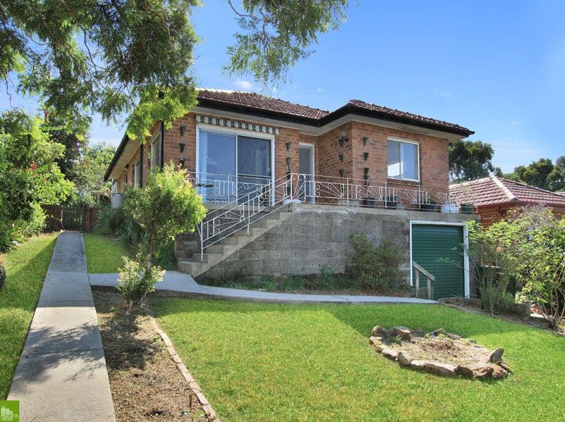 38 Grand View Parade, Lake Heights - Image 1