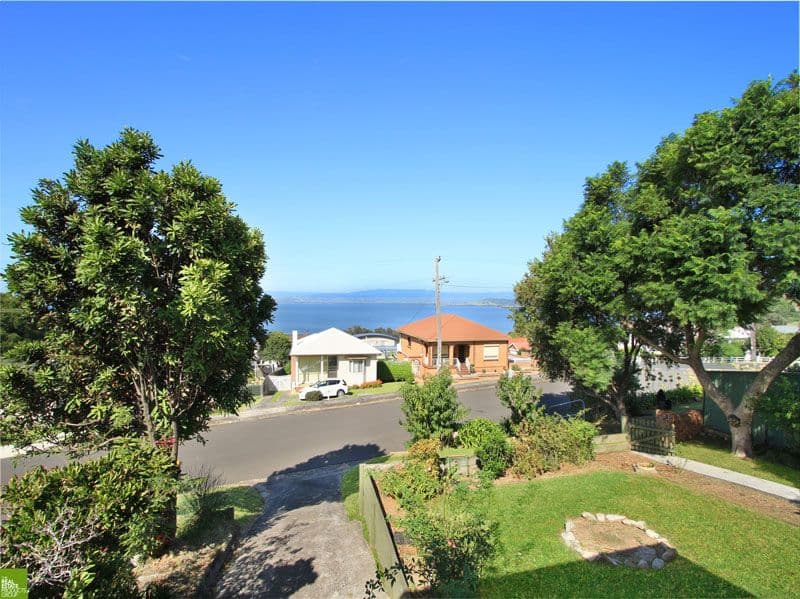 38 Grand View Parade, Lake Heights - Thumbnail 8