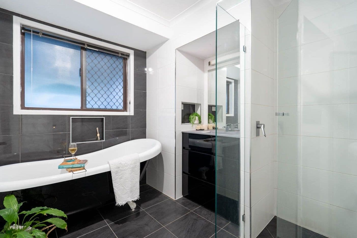 11 Kiowa Drive, Mudgeeraba QLD 4213, Mudgeeraba - Thumbnail 7