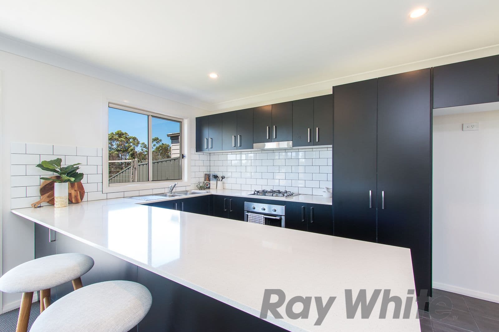36 Blantyre Road, Macquarie Hills - Thumbnail 2