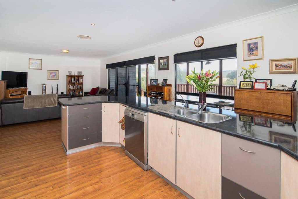 34 Freyling Road, HODGSON VALE QLD 4352, Hodgson Vale - Thumbnail 4