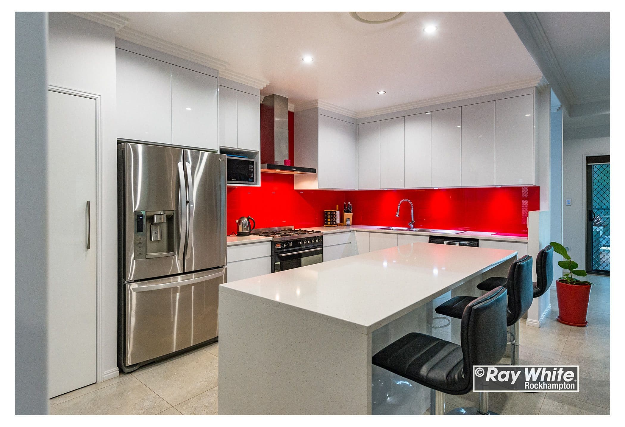 3 Retreat Avenue, Norman Gardens QLD 4701, Norman Gardens - Thumbnail 4